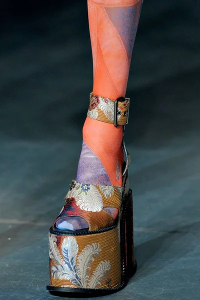 Look 25